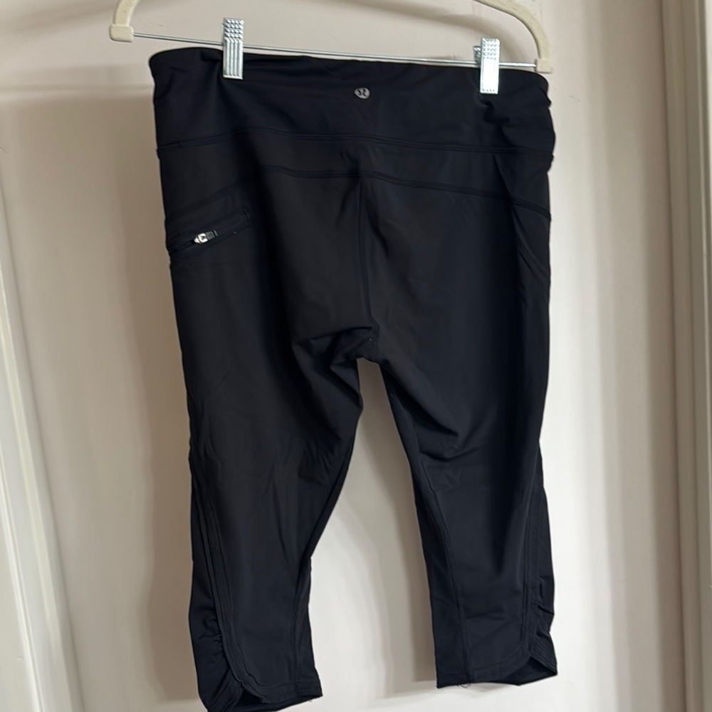 Black lululemon leggings. Crop